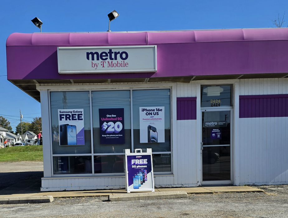 Metro by T-Mobile 2424 Maple Ave - 2424 Maple Ave 