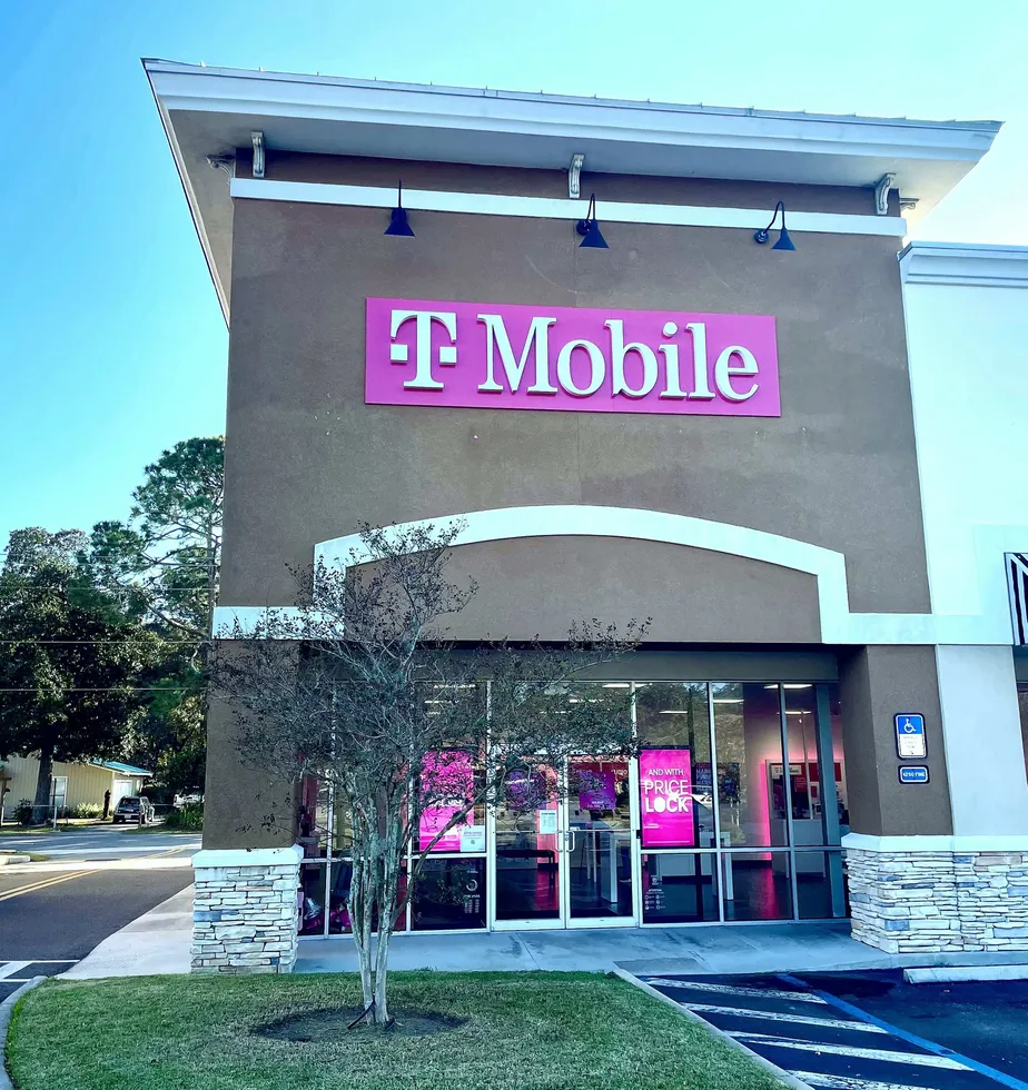 Exterior photo of T-Mobile Store at Sadler Rd & S 14th St, Fernandina Beach, FL