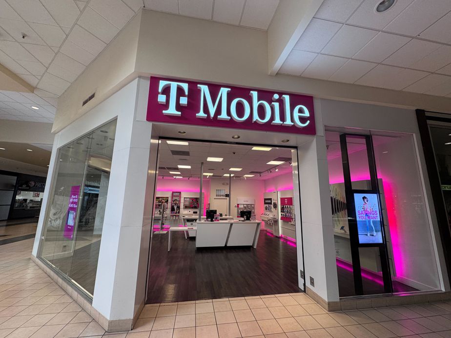 Exterior photo of T-Mobile Store at Grand Teton Mall, Idaho Falls, ID