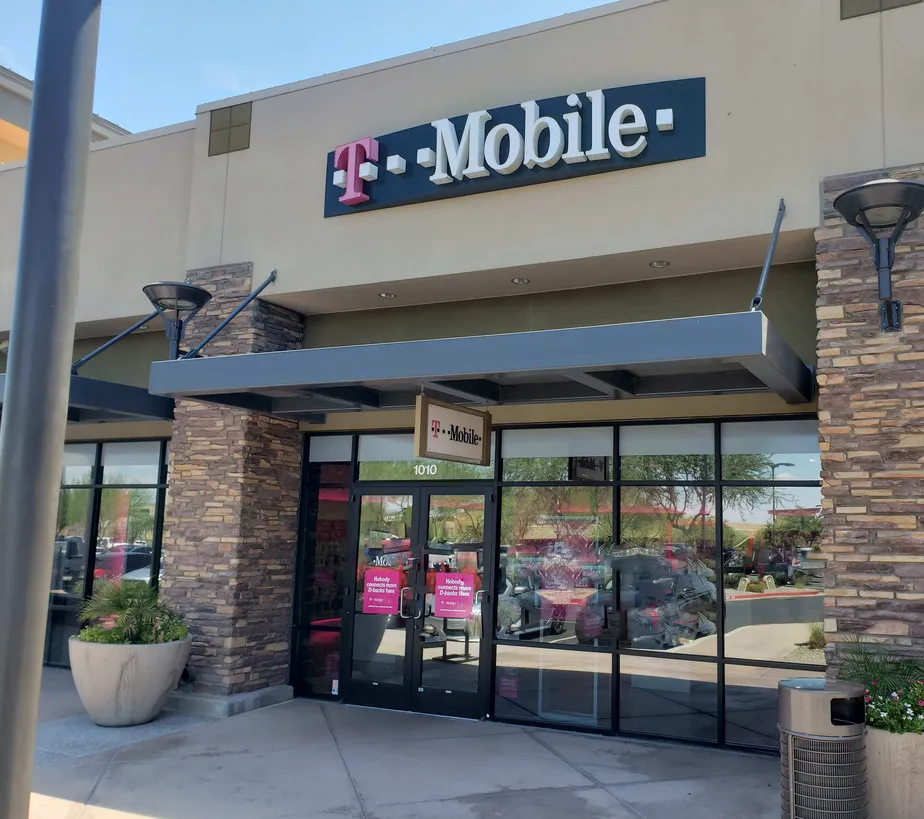 Exterior photo of T-Mobile store at Lake Pleasant & Happy Valley, Peoria, AZ