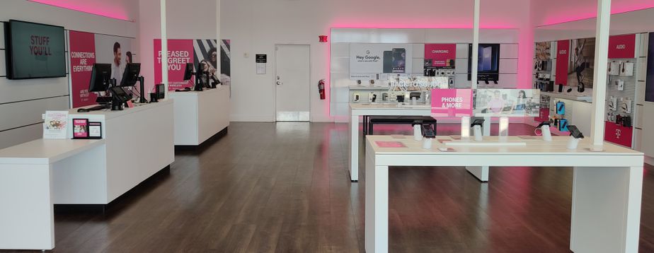  Interior photo of T-Mobile Store at E Ash St & Looney Rd, Piqua, OH 
