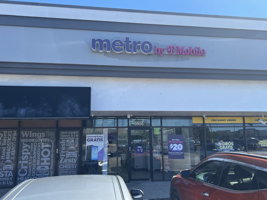 Metro by T-Mobile 3906 W Hillsborough Ave - 3906 W Hillsborough Ave