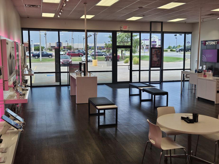 Interior photo of T-Mobile Store at Hwy 152 and Sara Rd, Mustang, OK