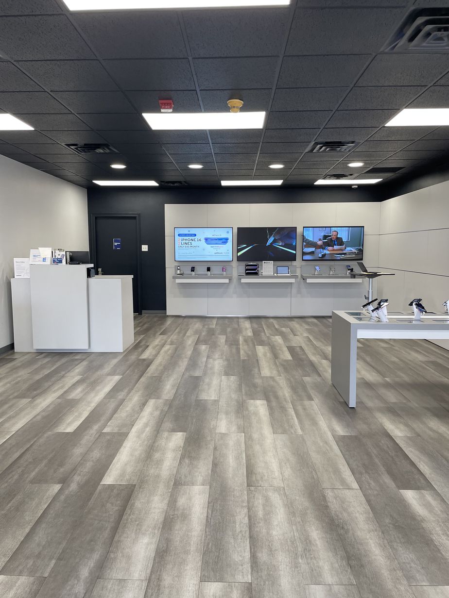  Paris 8159 Inside Store.jpg 