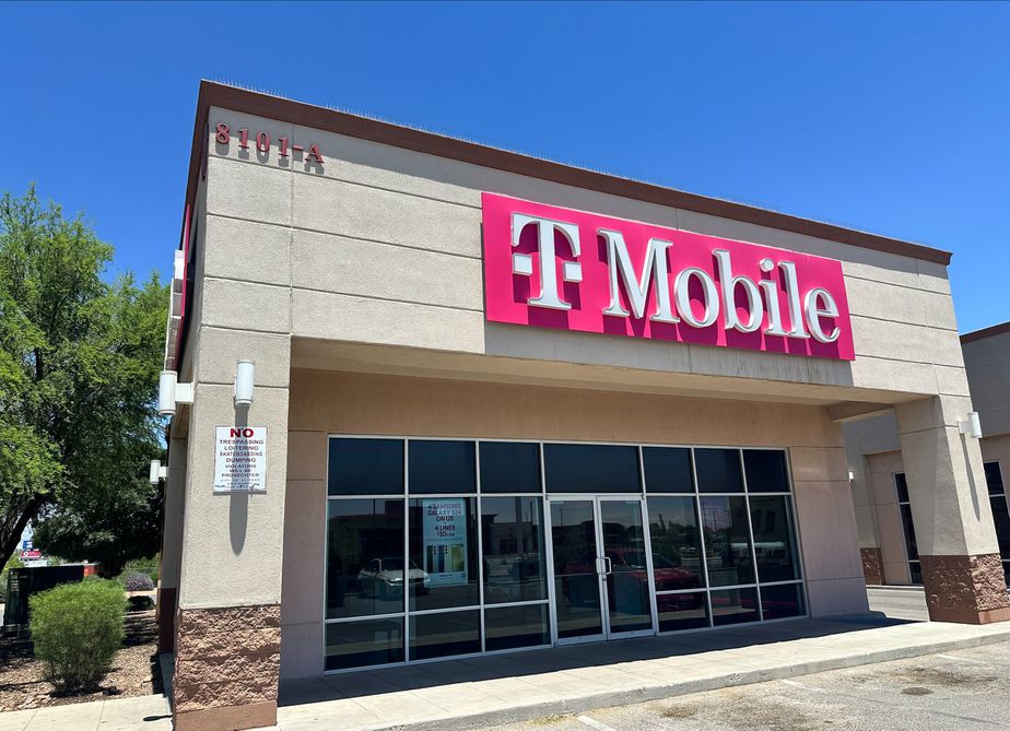 Exterior photo of T-Mobile Store at N Loop Dr & Yarbrough, El Paso, TX