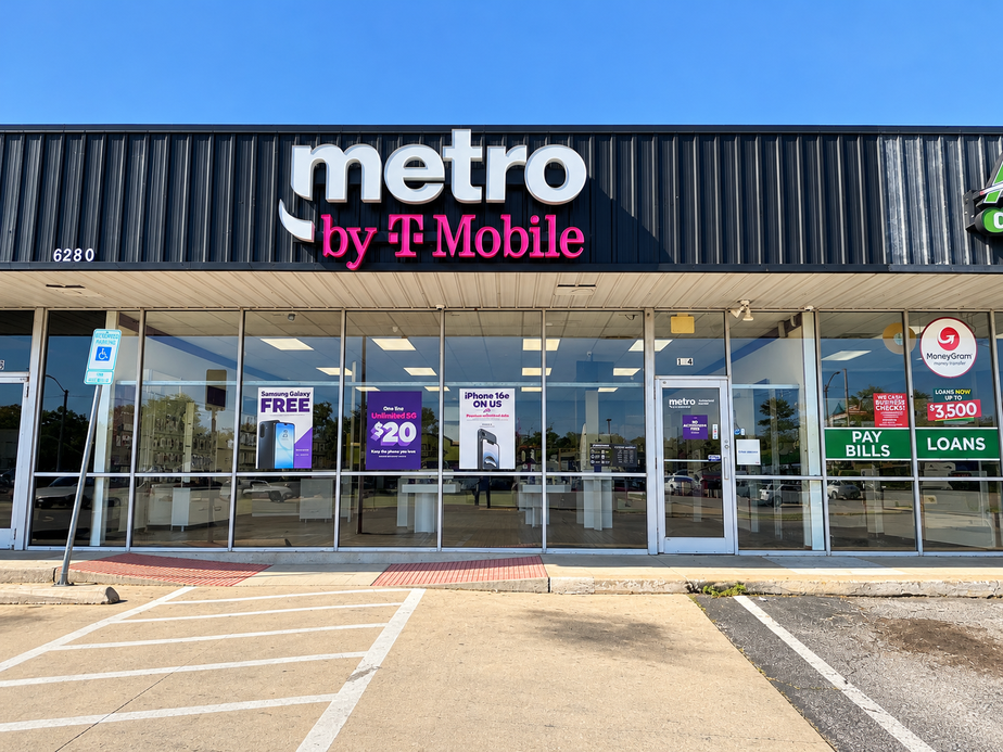 Metro by T-Mobile 6280 McCart Ave - 6280 McCart Ave 