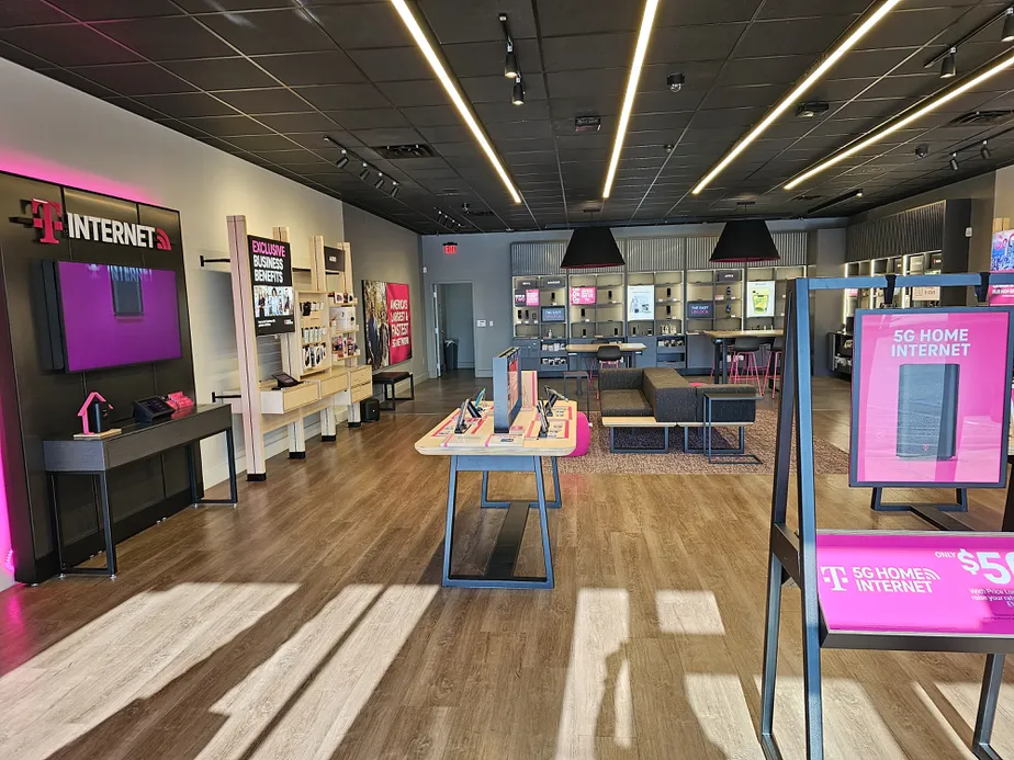 Interior photo of T-Mobile Store at SE Mltry Dr & City Base Lndg, San Antonio, TX