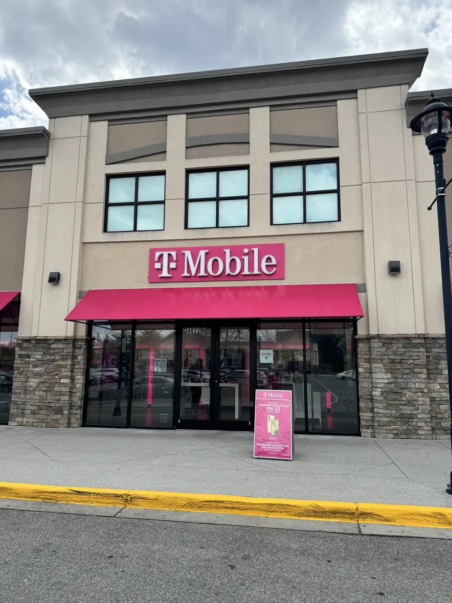  Exterior photo of T-Mobile Store at Valley View Mall-Roanoke, VA, Roanoke, VA 