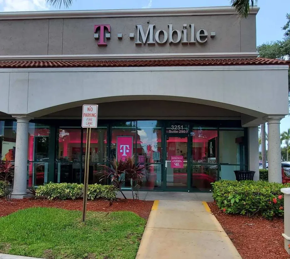 Exterior photo of T-Mobile store at Hollywood Hills, Hollywood, FL