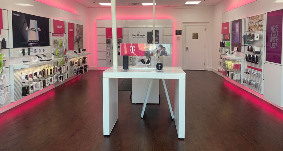 Interior photo of T-Mobile Store at 7th Ave & S 34th Street, Corsicana, TX