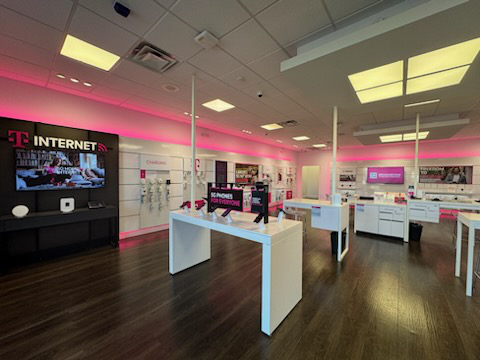  Interior photo of T-Mobile Store at Drake & W Main, Kalamazoo, MI 