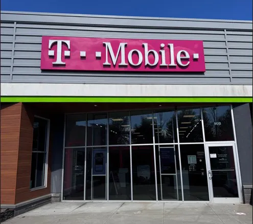  Exterior photo of T-Mobile Store at Apex Center Plaza, Marlborough, MA 