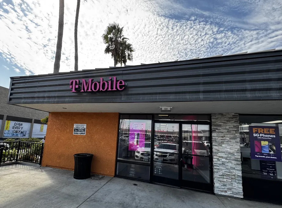 Exterior photo of T-Mobile Store at Vermont Ave & Slauson Ave, Los Angeles, CA 