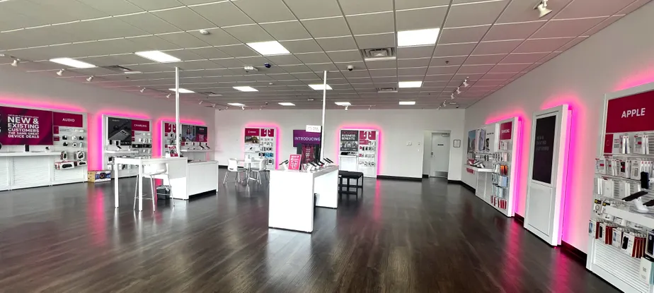 Interior photo of T-Mobile Store at N L Rogers Wells Blvd & W Main St, Glasgow, KY