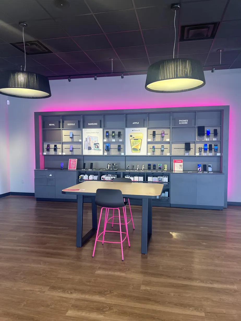Interior photo of T-Mobile Store at Hamilton Town Center, Chattanooga, TN