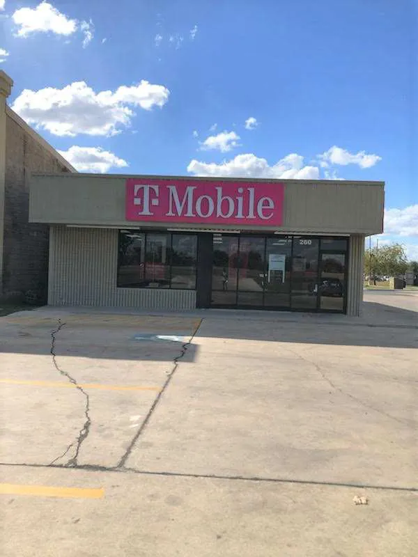 Exterior photo of T-Mobile store at S Hwy 123 Byp & E Court St, Seguin, TX