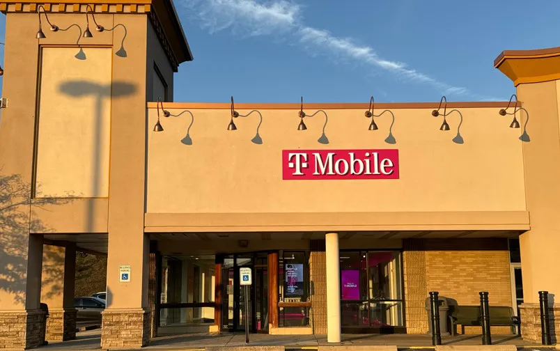  Exterior photo of T-Mobile Store at Washington Pike & Mayer St, Bridgeville, PA 