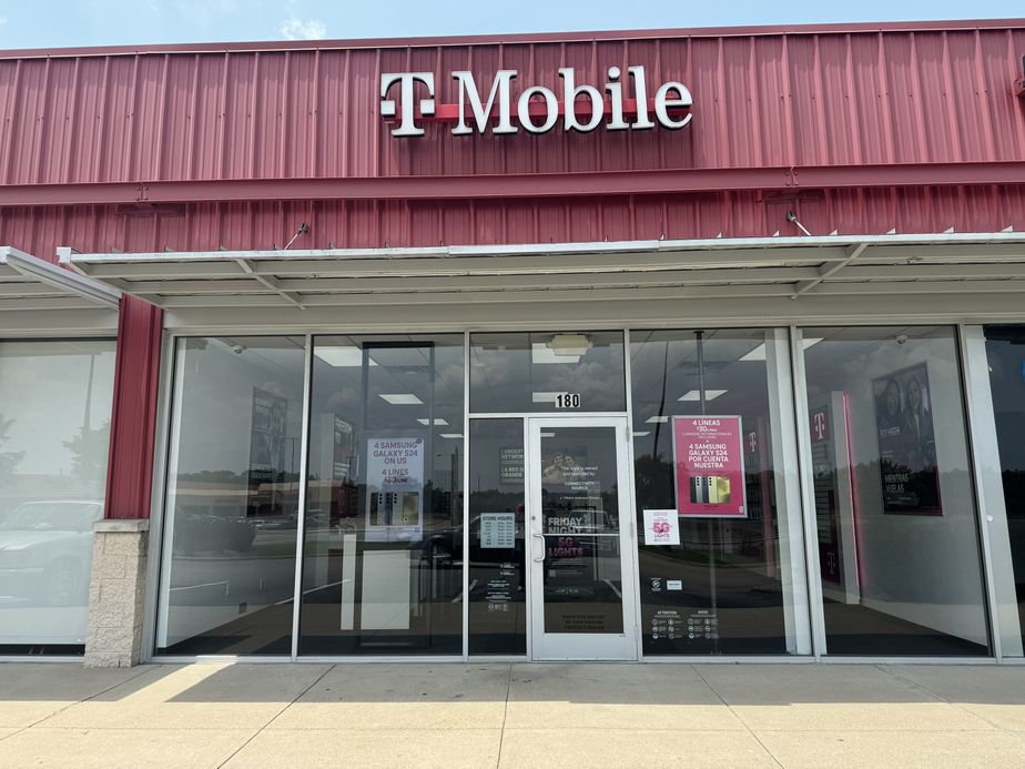 Exterior photo of T-Mobile Store at N Texas Ave & San Jacinto Ln, Bryan, TX