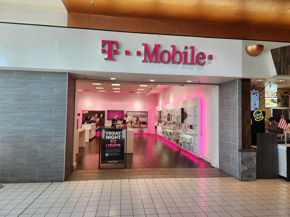 Exterior photo of T-Mobile Store at Rushmore Mall, Rapid City, SD