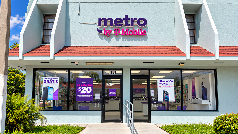 Metro by T-Mobile 1889 NW 7th St - 1889 NW 7th St 