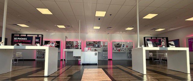 Interior photo of T-Mobile Store at Main & Camino Real, Cottonwood, AZ