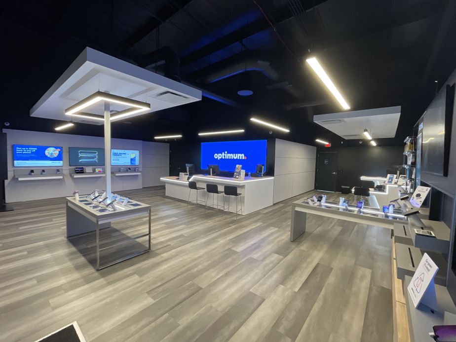 Pilot Point 8618 Inside Store.jpg