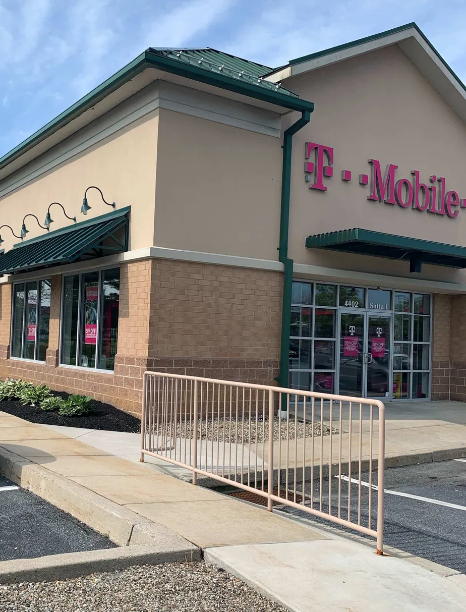 Exterior photo of T-Mobile store at Rt. 33 & Freemansburg, Easton, PA