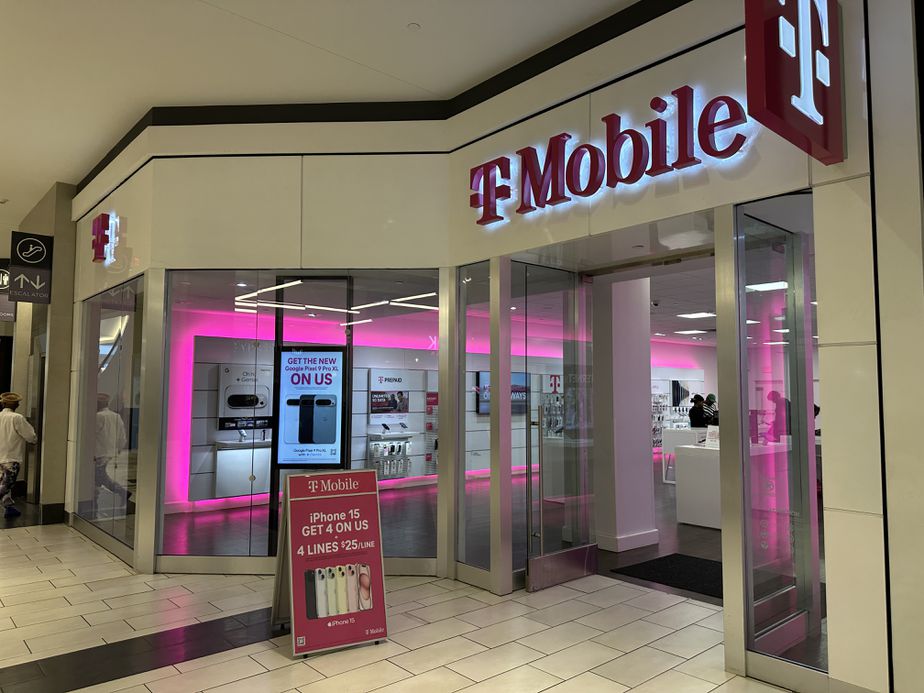 Exterior photo of T-Mobile Store at Fashion District Philadelphia, Philadelphia, PA