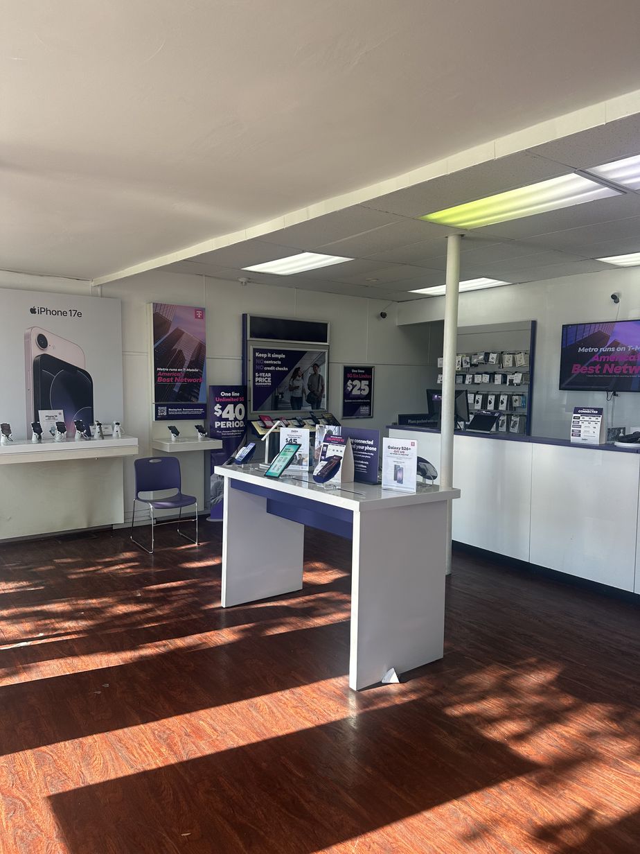 Metro by T-Mobile 470 Salem St - 470 Salem St