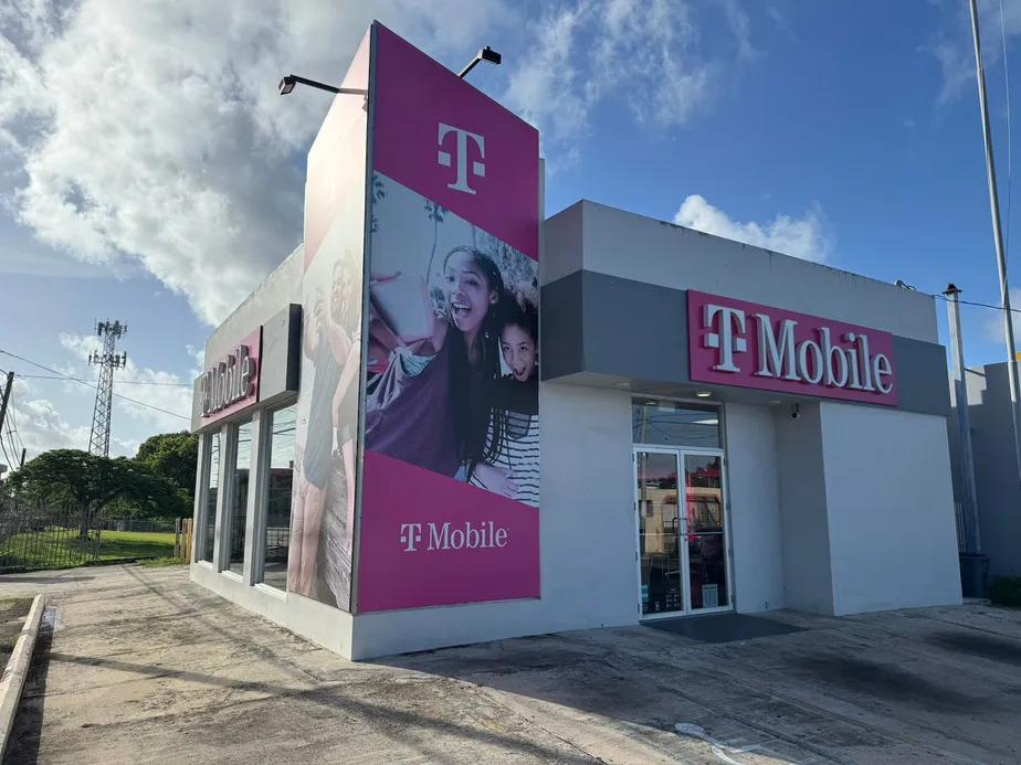 Exterior photo of T-Mobile Store at Av Los Veteranos, Guayama, PR 
