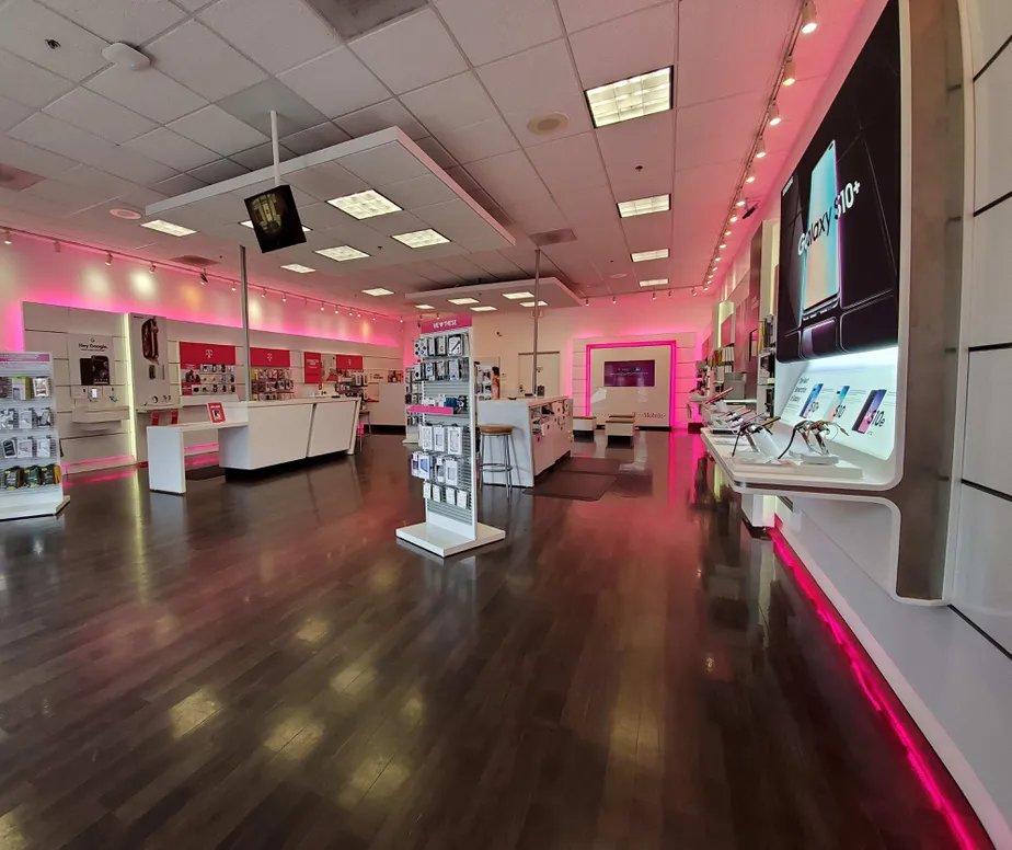  Interior photo of T-Mobile Store at Otay Lakes & Eastlake Parkway, Chula Vista, CA 