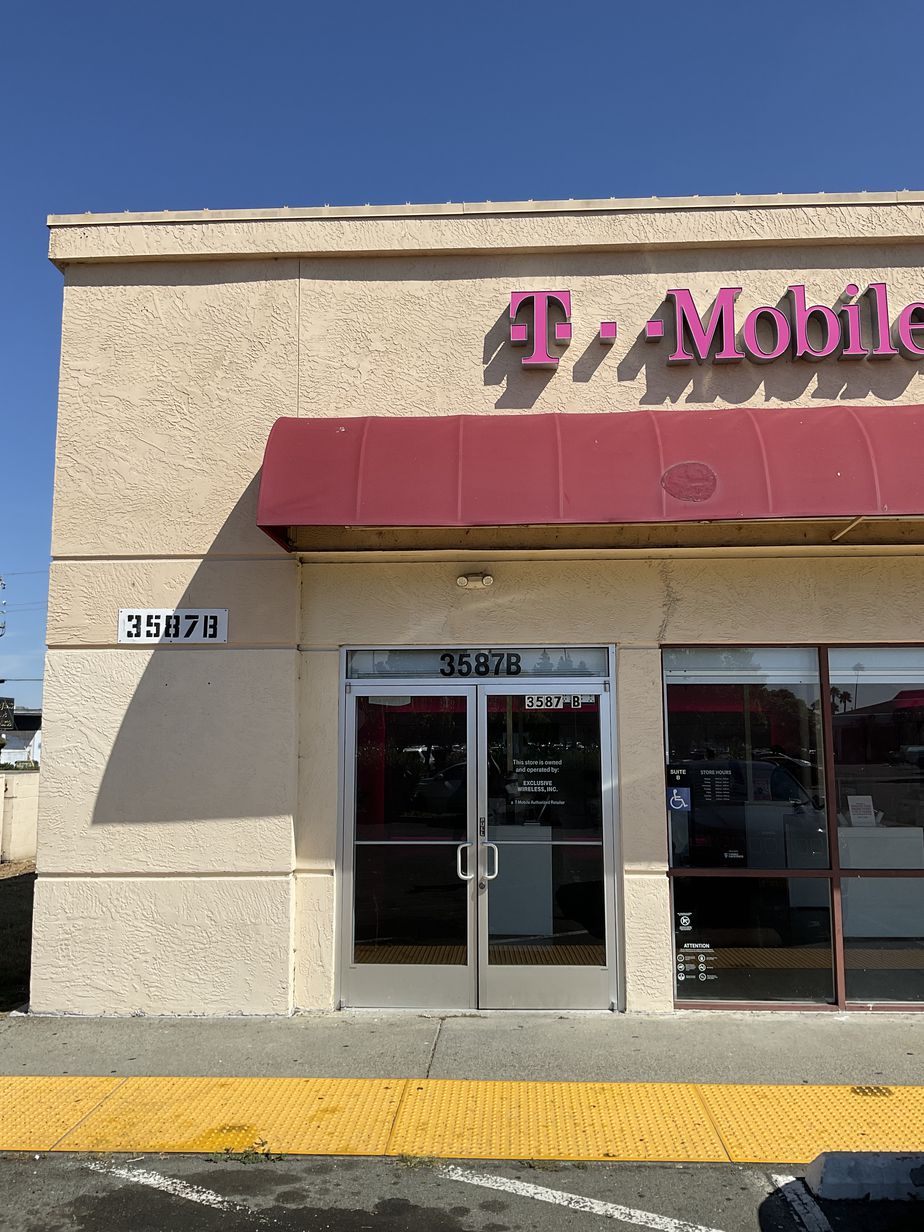Exterior photo of T-Mobile Store at Sonoma Blvd & Redwood St, Vallejo, CA