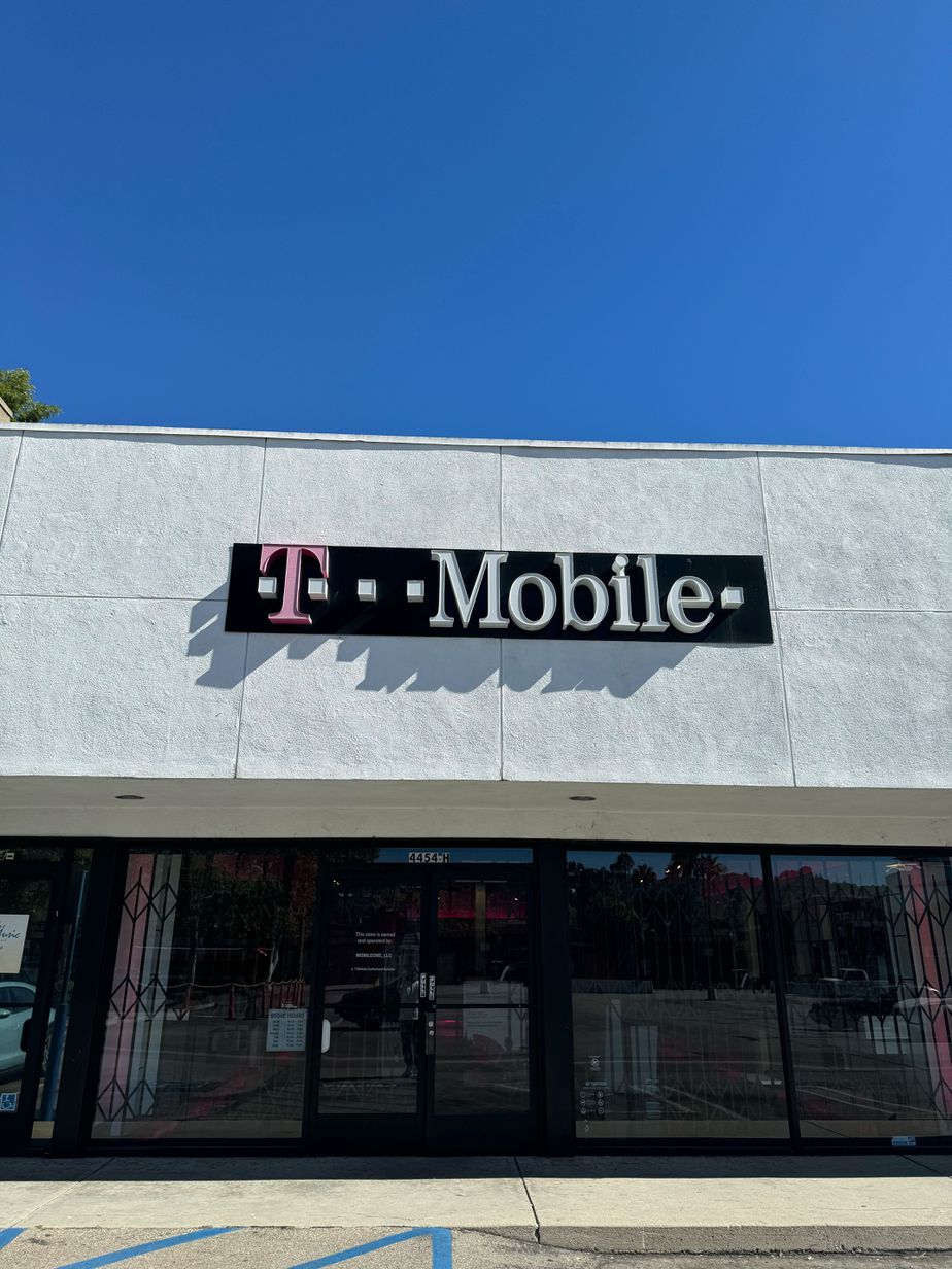 Exterior photo of T-Mobile Store at Van Nuys Blvd & Moorpark St, Sherman Oaks, CA