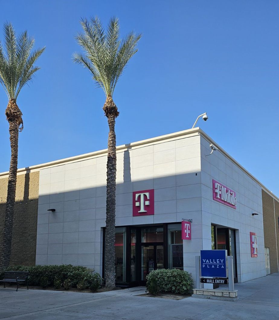 Exterior photo of T-Mobile Store at Valley Plaza, Bakersfield, CA
