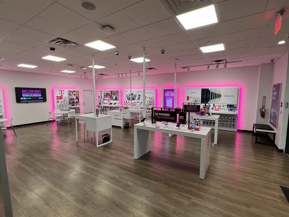  Interior photo of T-Mobile Store at Northtown Mall, Blaine, MN 
