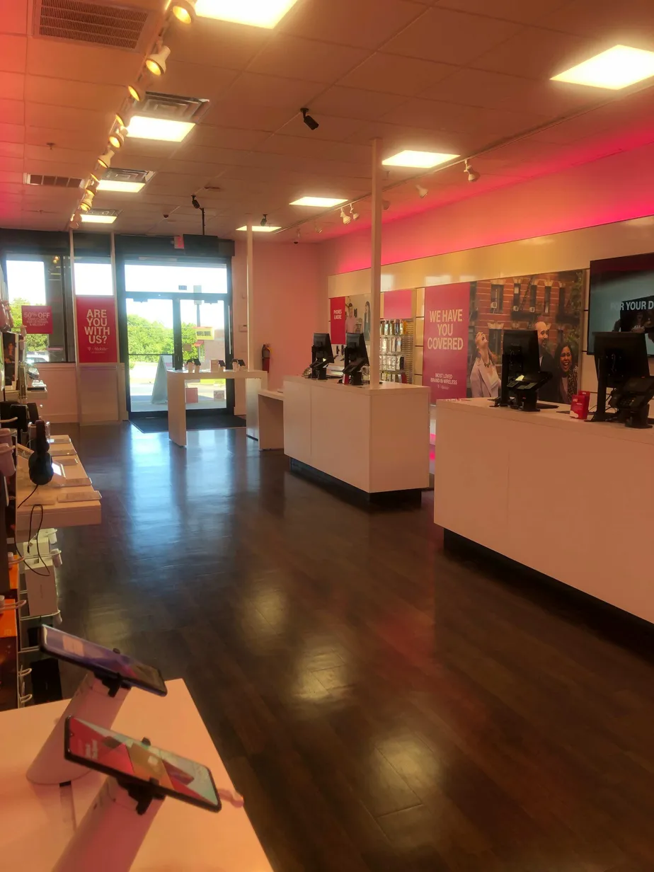 Interior photo of T-Mobile Store at Gray Hwy & Shurling Dr, Macon, GA