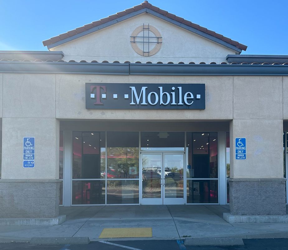 Exterior photo of T-Mobile Store at Rhonda & Hwy 5, Anderson, CA