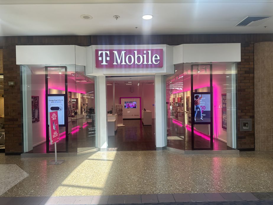 Exterior photo of T-Mobile Store at Sunrise Mall, Citrus Heights, CA