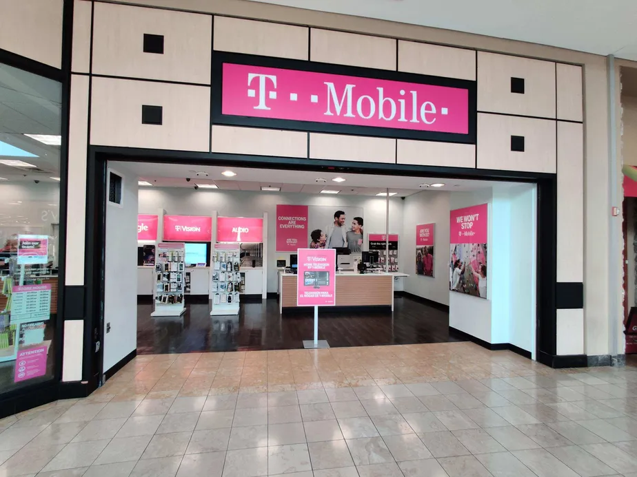  Exterior photo of T-Mobile store at Springfield Mall 2, Springfield, PA 