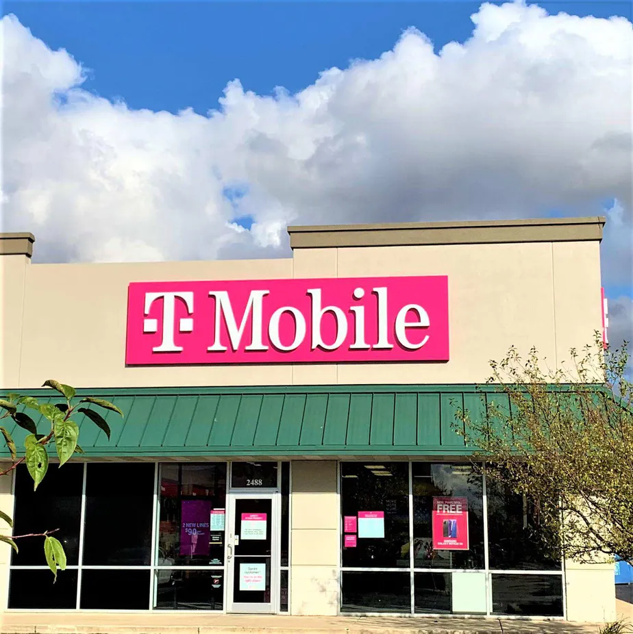 Exterior photo of T-Mobile store at E Wabash St & S Meadow Ln, Frankfort, IN