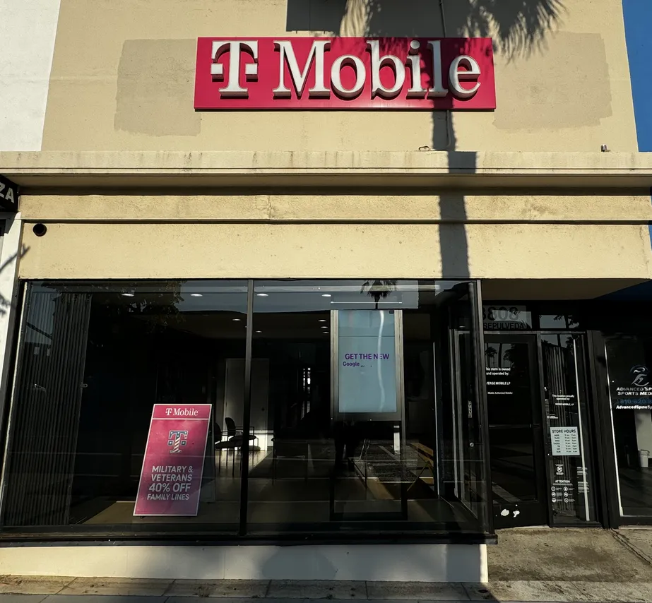  Exterior photo of T-Mobile Store at S Sepulveda Blvd & La Tijera Blvd, Los Angeles, CA 