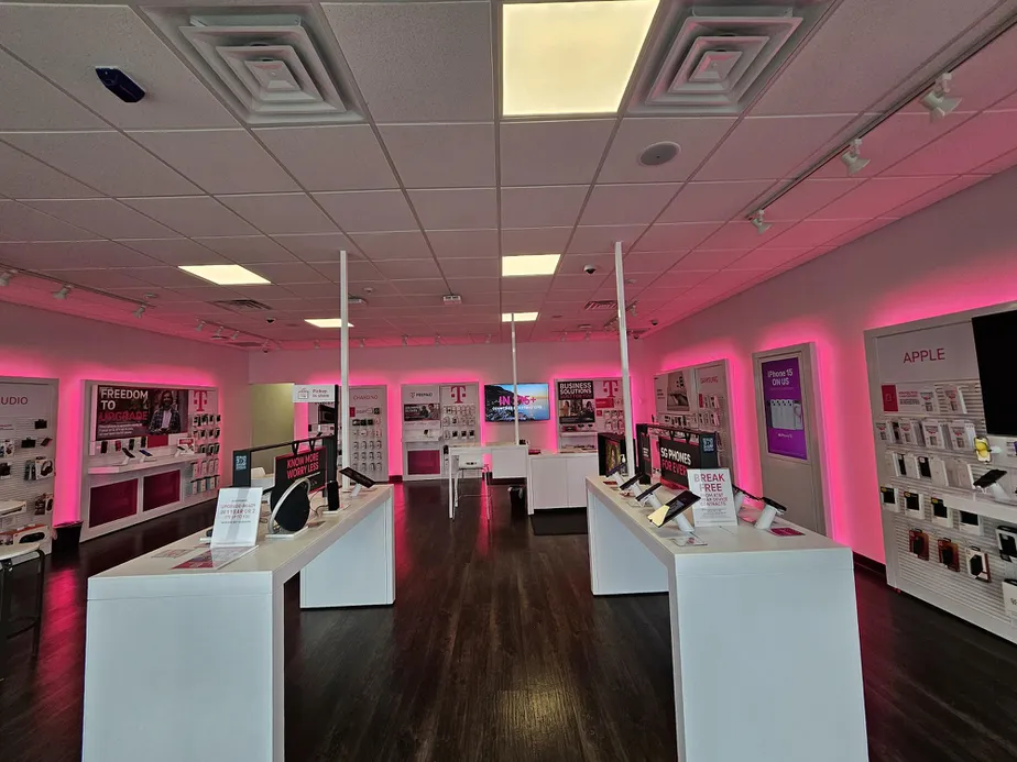  Interior photo of T-Mobile Store at W Jesse James Rd & Corum Rd, Excelsior Springs, MO 