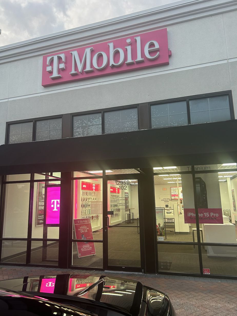 Exterior photo of T-Mobile Store at Atlantic Blvd & The Woods Dr, Jacksonville, FL