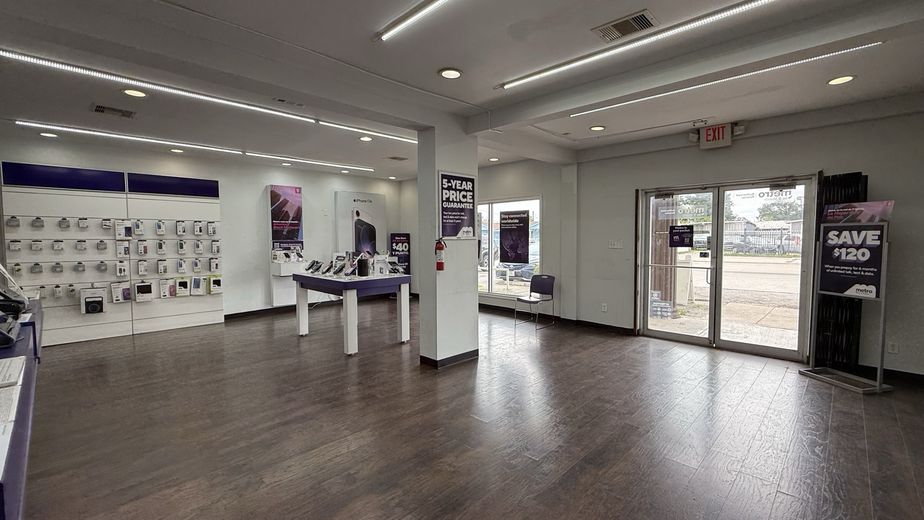 Metro by T-Mobile 919 Freeport St - 919 Freeport St 