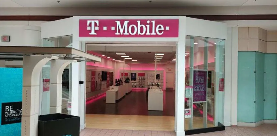  Exterior photo of T-Mobile store at Wilton Mall, Saratoga Springs, NY 
