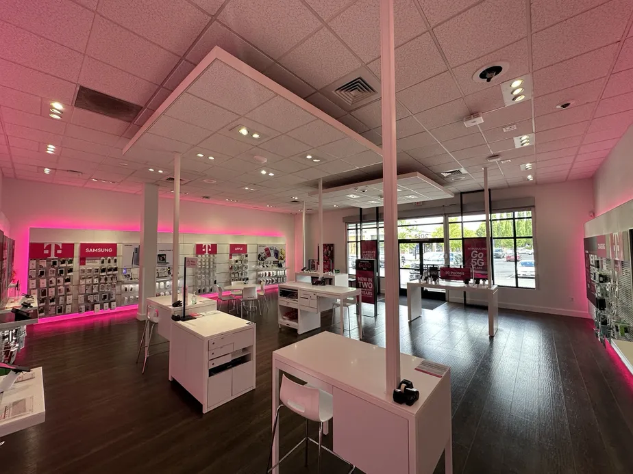  Interior photo of T-Mobile Store at Tanasbourne, Hillsboro, OR 