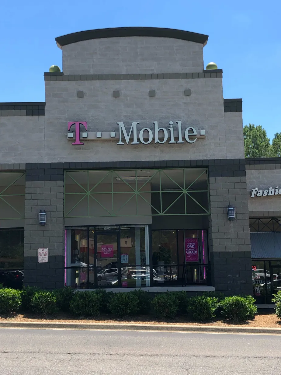Exterior photo of T-Mobile store at Wildwood (wireless Outlet), Birmingham, AL