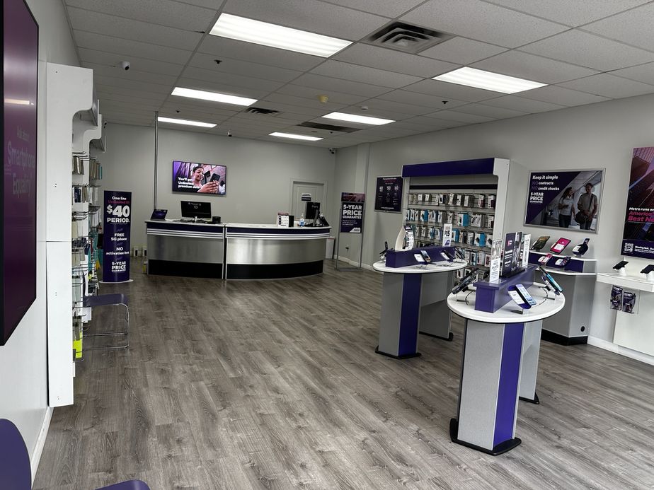 Metro by T-Mobile 1426 Teaneck Rd - 1426 Teaneck Rd 