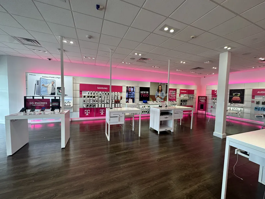 Interior photo of T-Mobile Store at Gladstone-NE Englewood Rd, Kansas City, MO