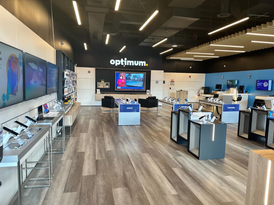 Bronx - Riverdale Crossing 8497 Inside Store.jpg